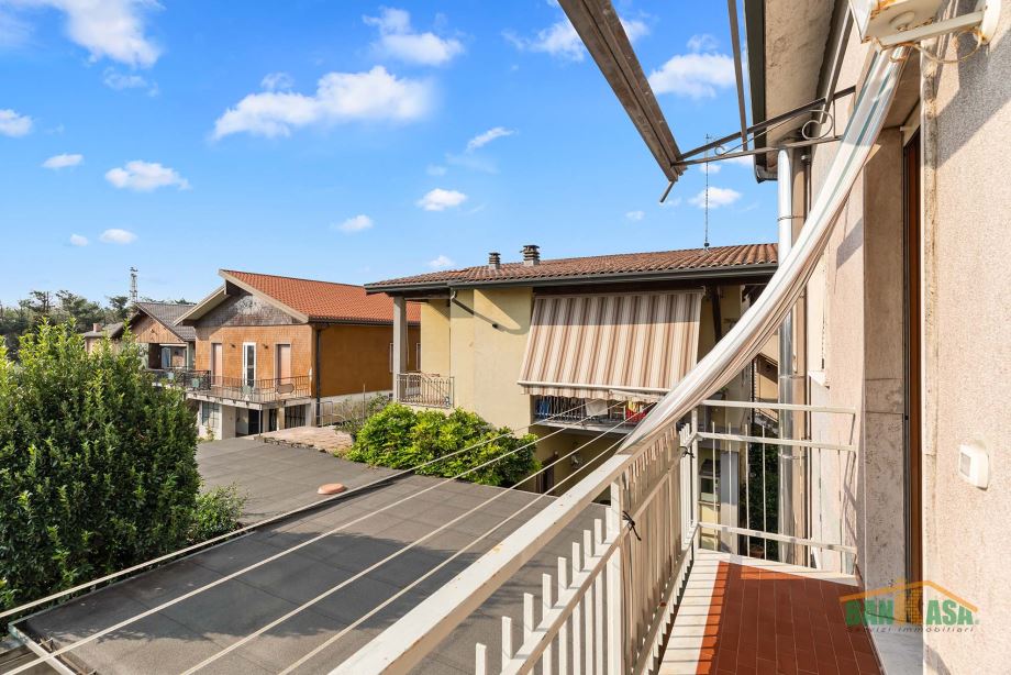Porzione di villa bifamiliare di 4 locali 