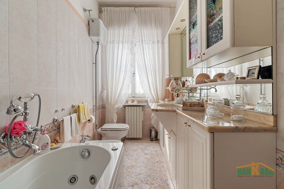 Porzione di villa bifamiliare di 4 locali 