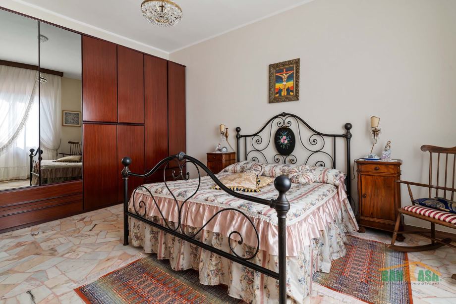 Porzione di villa bifamiliare di 4 locali 