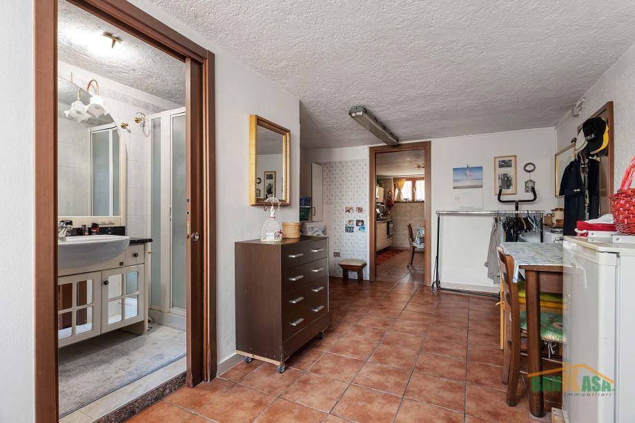 Porzione di villa bifamiliare di 4 locali 