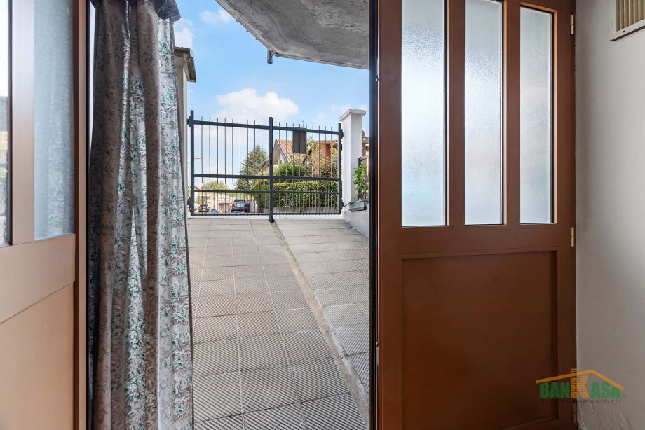 Porzione di villa bifamiliare di 4 locali 