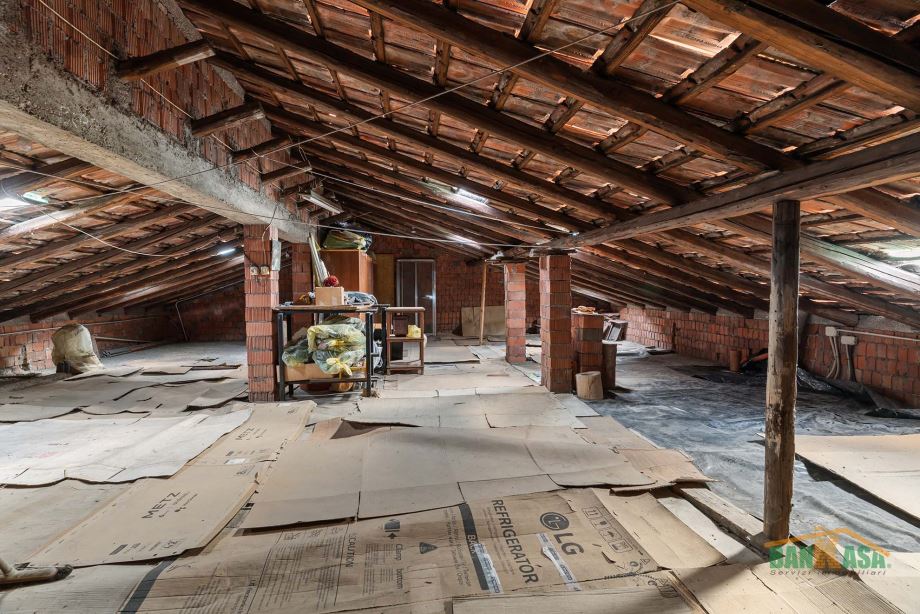 Porzione di villa bifamiliare di 4 locali 