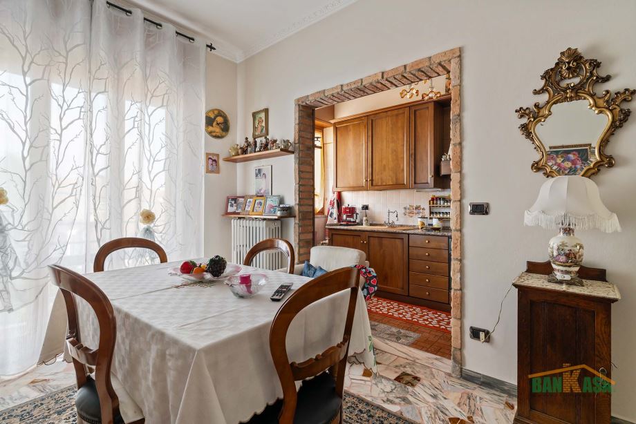 Porzione di villa bifamiliare di 4 locali 