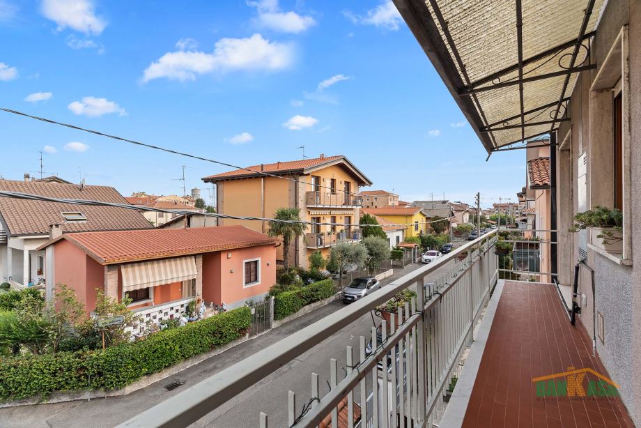 Porzione di villa bifamiliare di 4 locali 