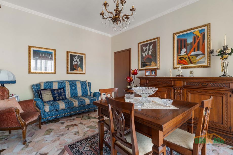 Porzione di villa bifamiliare di 4 locali 