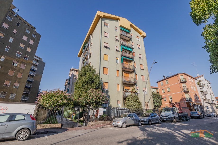 Appartamento in condominio in vendita BRESSO VIA EUGENIO VILLORESI 