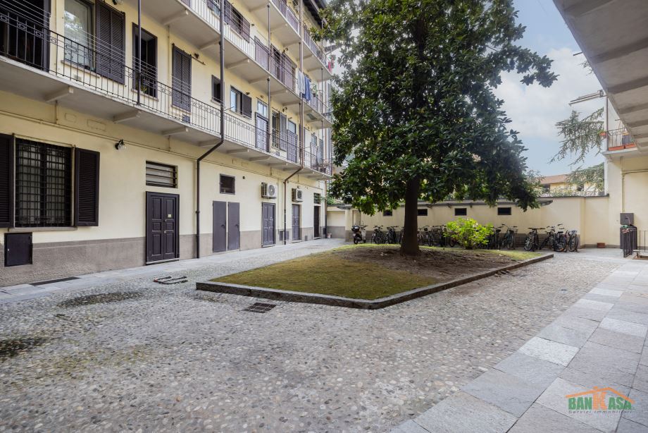 Casa di ringhiera di 2 locali 