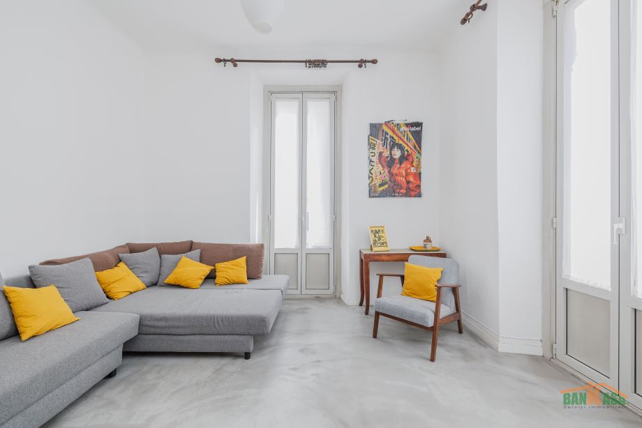 Casa di ringhiera di 2 locali 