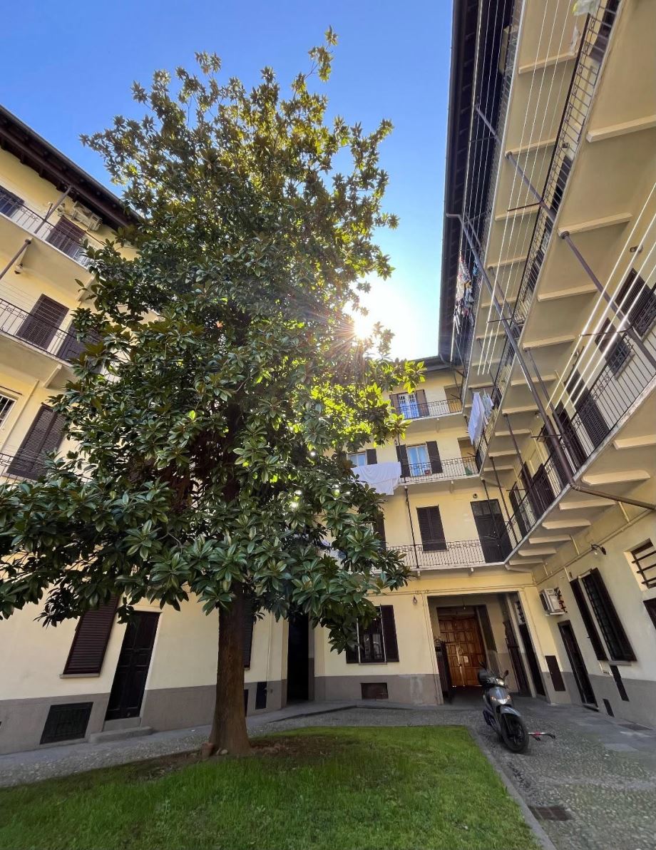 Casa di ringhiera di 2 locali 