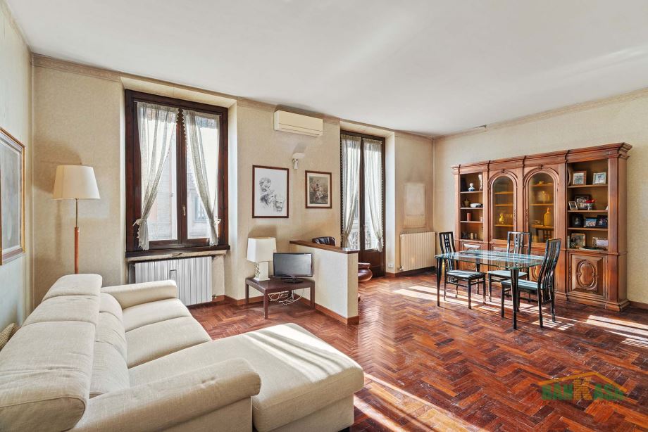 Appartamento in condominio in vendita MILANO VIA VITRUVIO