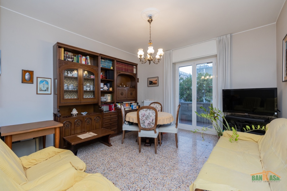 Appartamento in condominio in vendita BRESSO VIA SANTA CHIARA Appartamento in condominio in vendita BRESSO VIA SANTA CHIARA