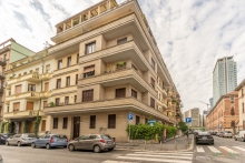 Appartamento in condominio in vendita MILANO VIA GIULIO TARRA Appartamento in condominio in vendita MILANO VIA GIULIO TARRA