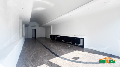 Attivita commerciale in vendita BRESSO VIA CAROLINA ROMANI