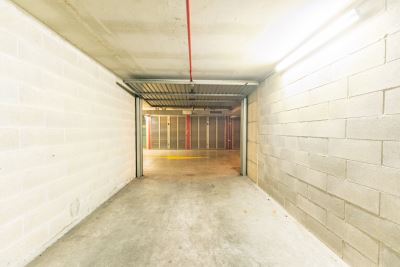 Box in vendita MILANO VIA PAVIA 