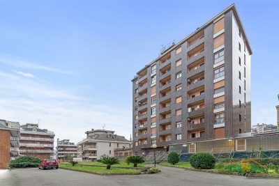 Appartamento in condominio in vendita BRESSO VIA VITTORIO VENETO 