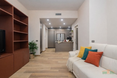 Appartamento in condominio in vendita MILANO VIA POLIZIANO 