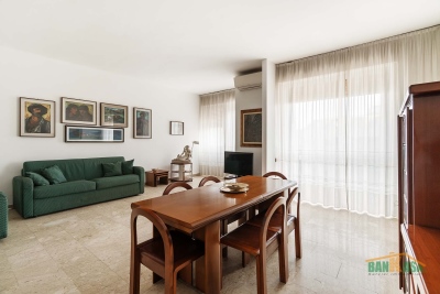 Appartamento in condominio in vendita MILANO VIALE MELCHIORRE GIOIA