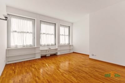 Appartamento in condominio in vendita MILANO VIA VITTOR PISANI 