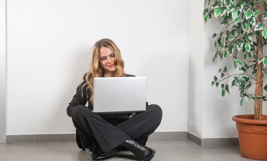 Puoi visionare un immobile e conoscere il valore di casa tua anche seduto comodamente sul divano